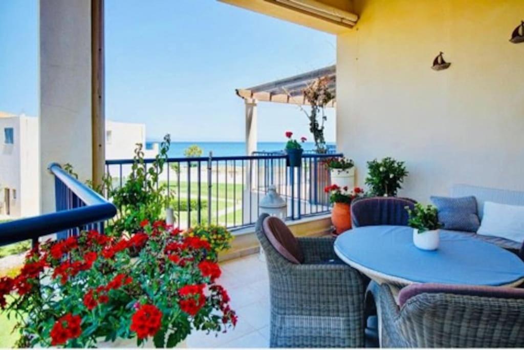 Odyssey Beach Front Apartment Χανιά Εξωτερικό φωτογραφία