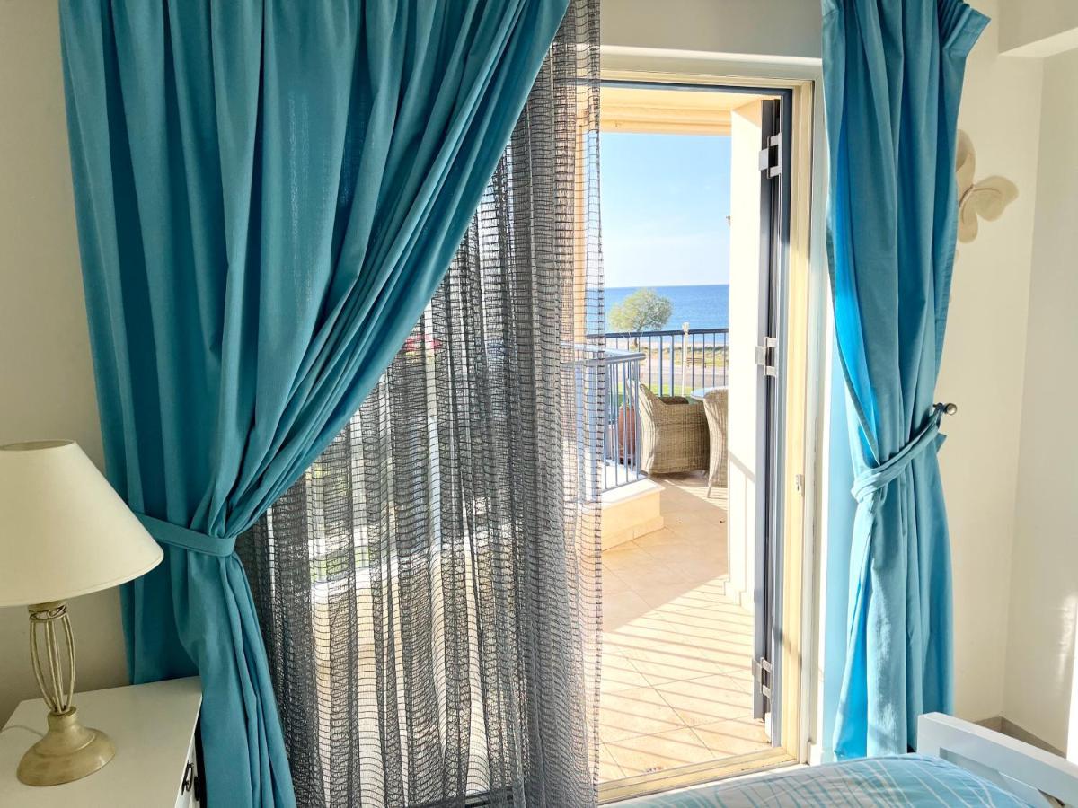 Odyssey Beach Front Apartment Χανιά Εξωτερικό φωτογραφία